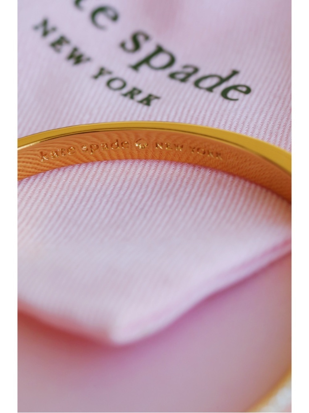 Kate Spade New York Do The Twist Pavé Hinged Gold Tone Bangle Bracelet NWT - Picture 4 of 6